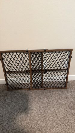 BABY GATE