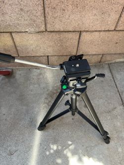 Velbon Videomate II Tripod – Excellent Condition, Complete with Quick Release Plate