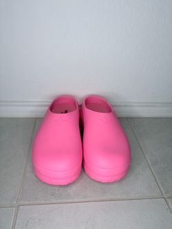 Pink women’s adidas clogs size 7