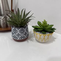 2 Small Artificial Plant 