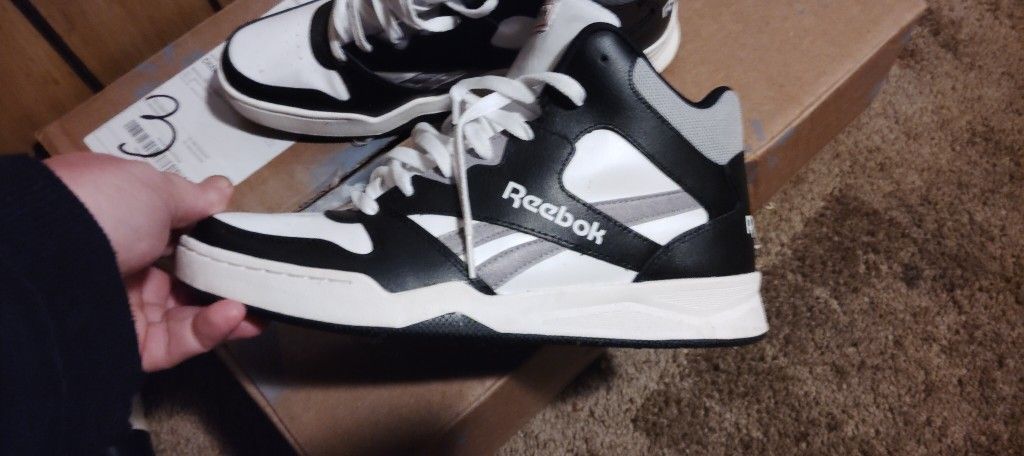 Ok Guys Reebok Shoes R 10.5 Hoodie Is 2 XL And The Book Bag
