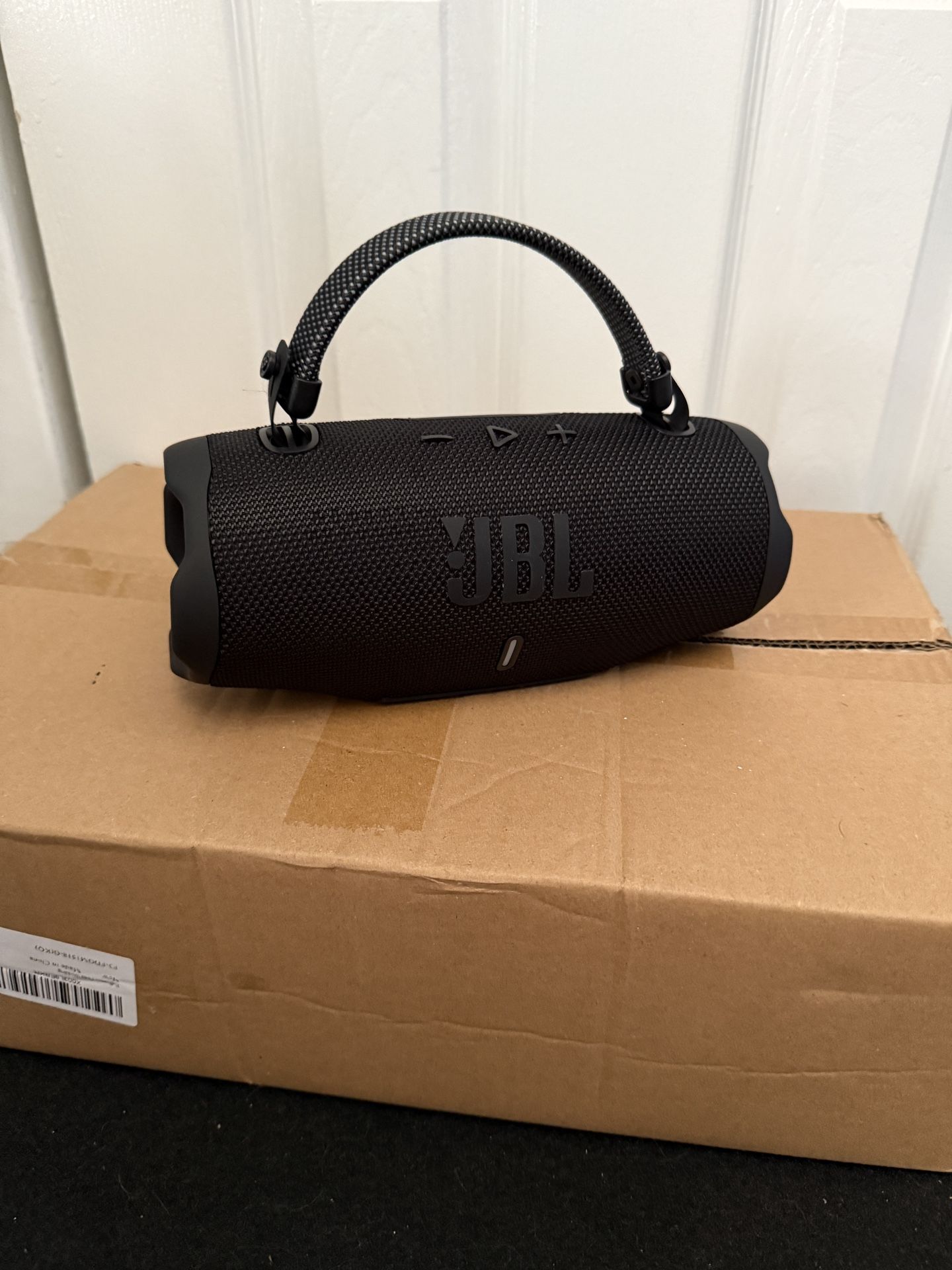 JBL charge 6