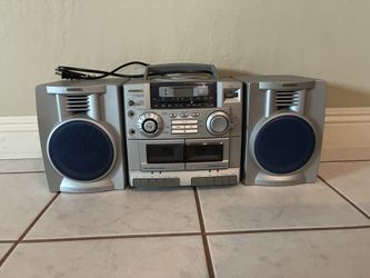 Vintage “AIWA” CA-DW235 Boombox w/ Detachable Speakers. CD/ Cassette/ Radio.
