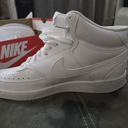 Women's Nike Court Vision Mid Size 9