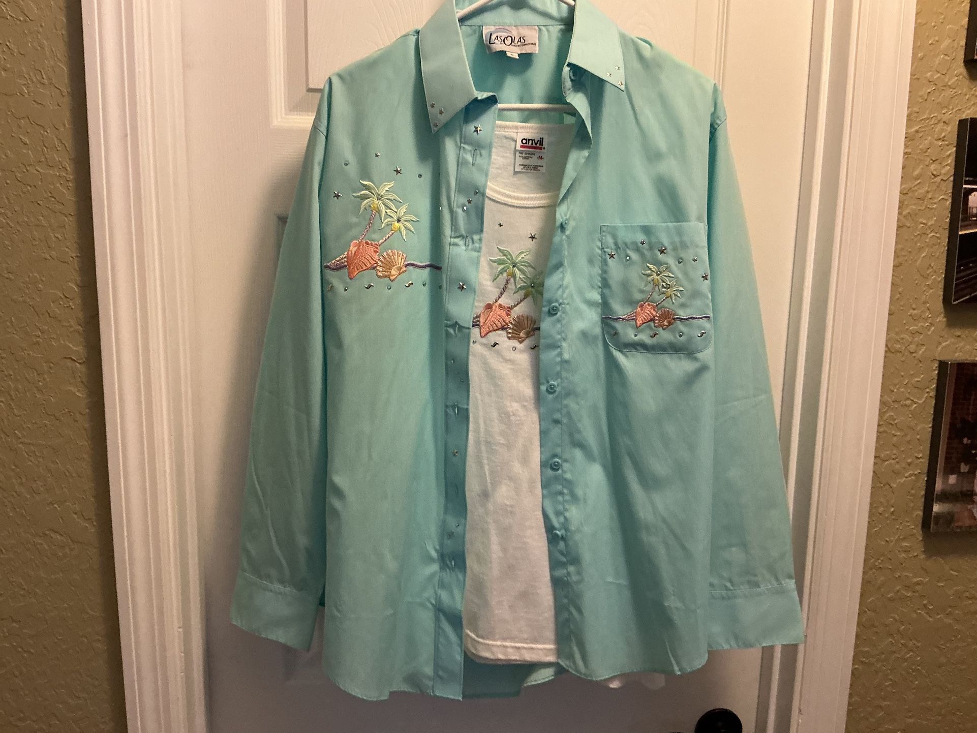 New Las Olas Embroidered Shirt Set