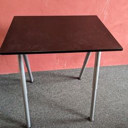 Ikea Small Table! Desk   w Extandable Legs