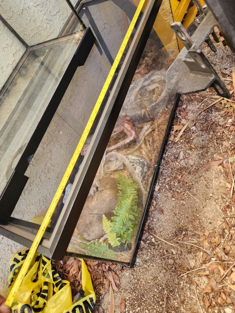 Front Slide Reptile Tank
