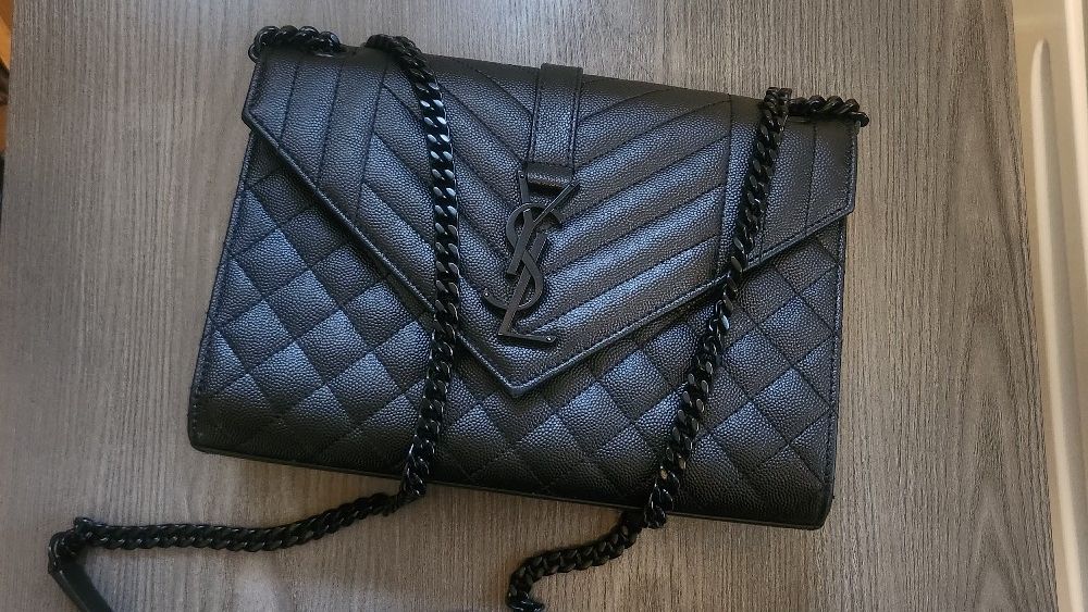 YSL, Envelope Triquilt, Medium size grained leather shoulder bag.