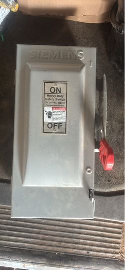 Siemens 30A Heavy Duty Safety Switch Disconnect – 3 Pole – 240V/250VDC