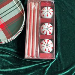 Red White Christmas Candles And Candleholders NEW UNUSED 