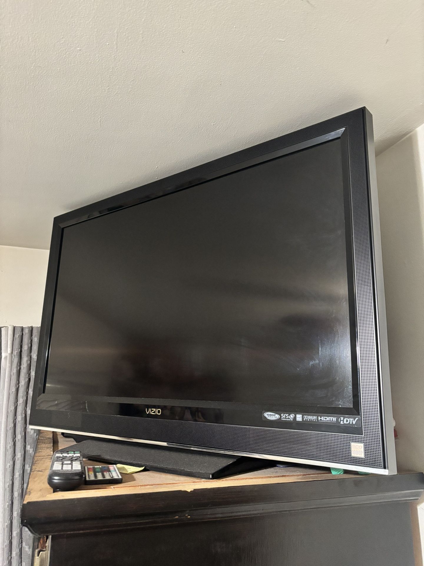VIZIO TV