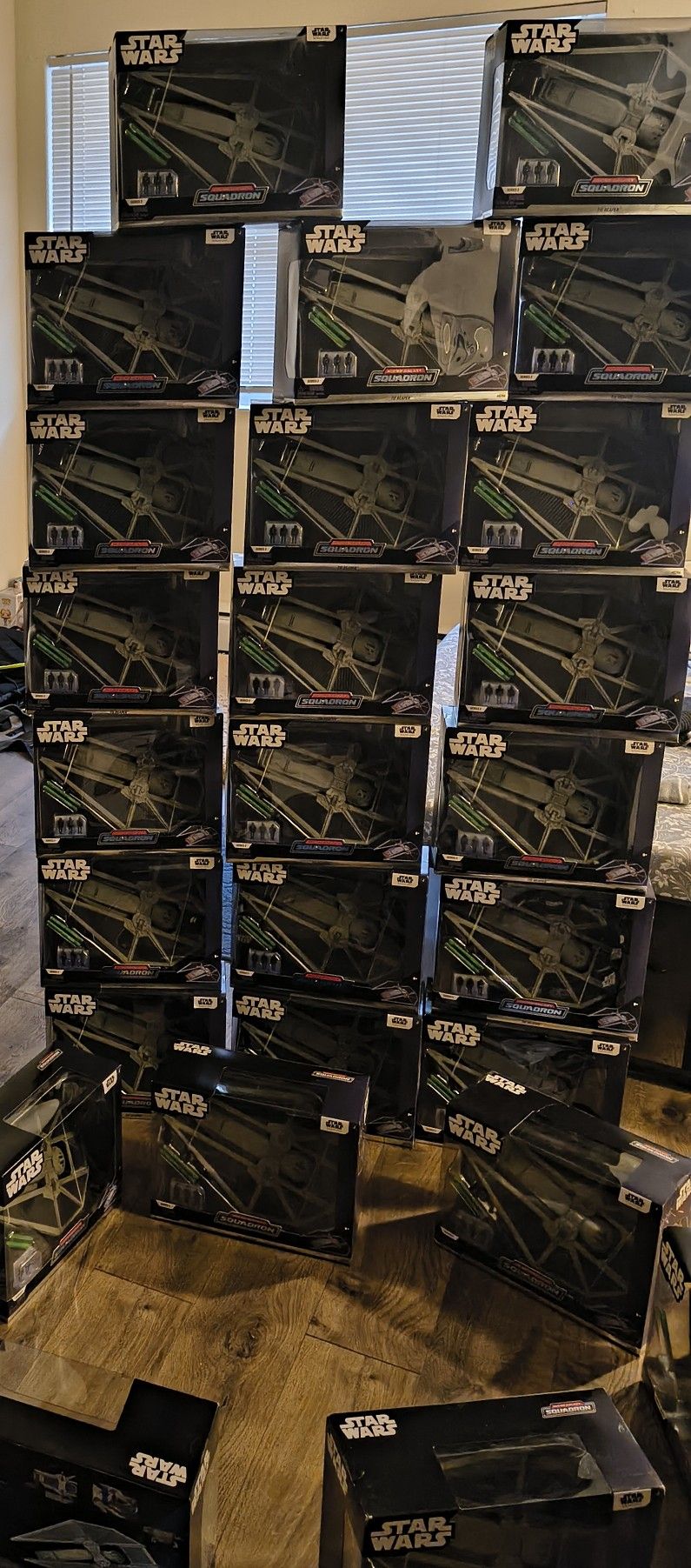 Star Wars™ Micro Galaxy Squadron TIE Reaper - 9 inch Vehicle with Three 1 inch Micro Figure Accessories