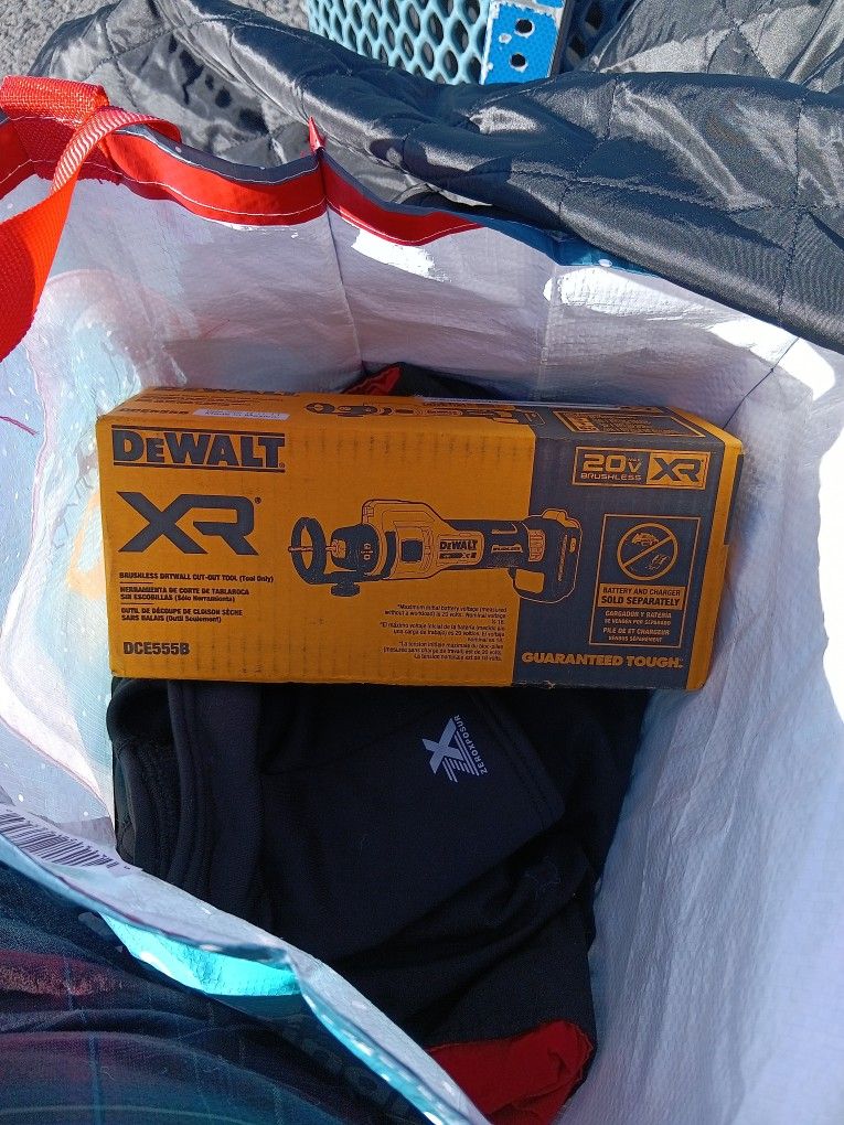 DeWalt Drywall Cutout Tool 20 Volt XR