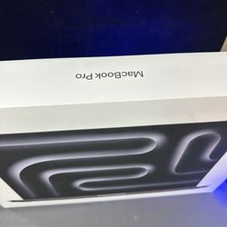 Apple 2026 MacBook Pro   Apple M5 Max chip  18-core CPU   40-core GPU: 16.2-inch Liquid Retina XDR Display 48GB Unified Memory 2TB SSD  Space Black