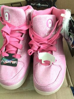 Girls Pink LED Light Up Shoes. Size 4