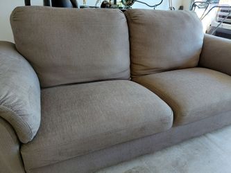 Ikea Couch (delivery available)