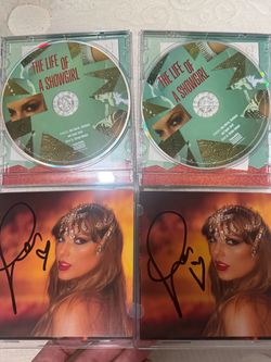 Taylor Swift SIGNED The Life Of A Showgirl CD