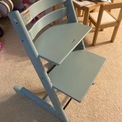 StokkeTripp trapp high chair With cushion and tray 