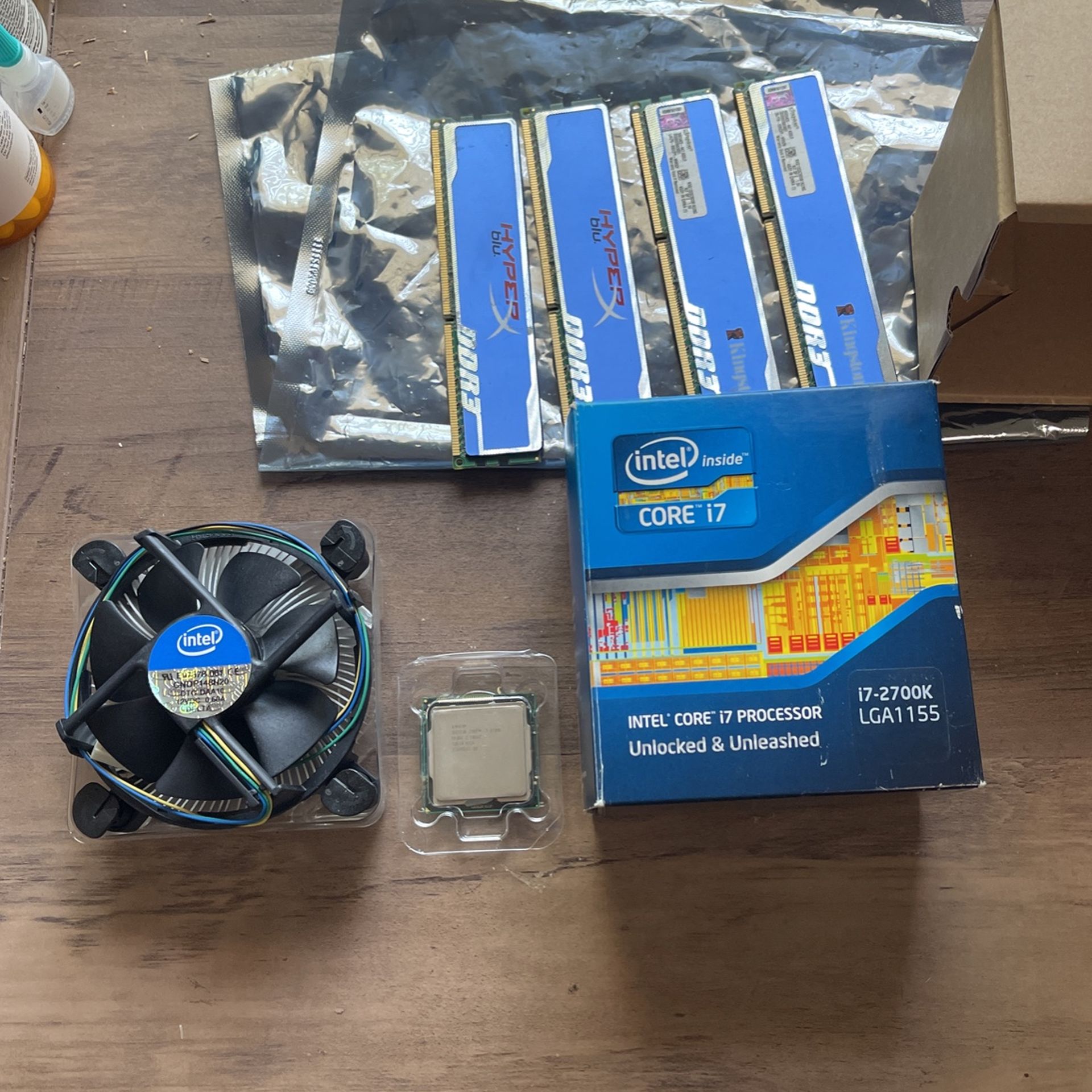 S.H.Figuarts(真骨彫製法) 仮面ライダーダークカブト Intel Corei7 2700K 3.50GHz LGA1155 SR0DG 管：A4-803 Intel