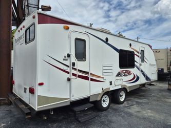 Passport 24 ft 2015 $6000