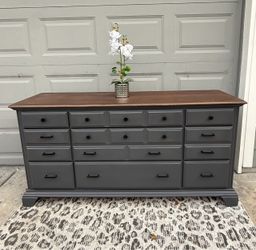 Solid wood 9 drawer dresser
