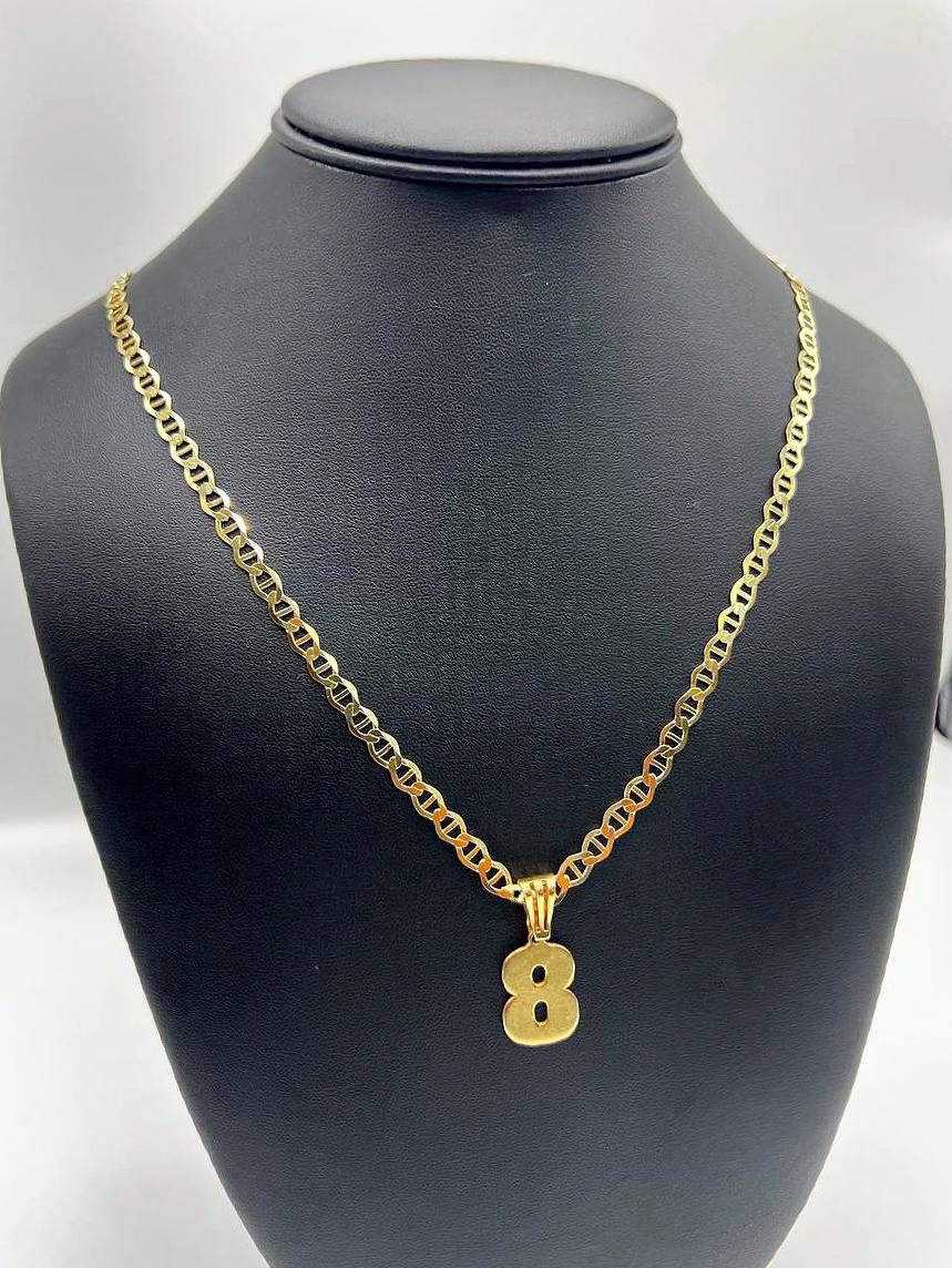 10k solid gold Mariner necklace chain with number "8" pendant made of 10k solid gold