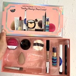 Sephora Favorites Trending: Beauty’s Most Coveted kit Beauty Blender New In Box.    Box not good   This set contains:  – beautyblender beautyblender N