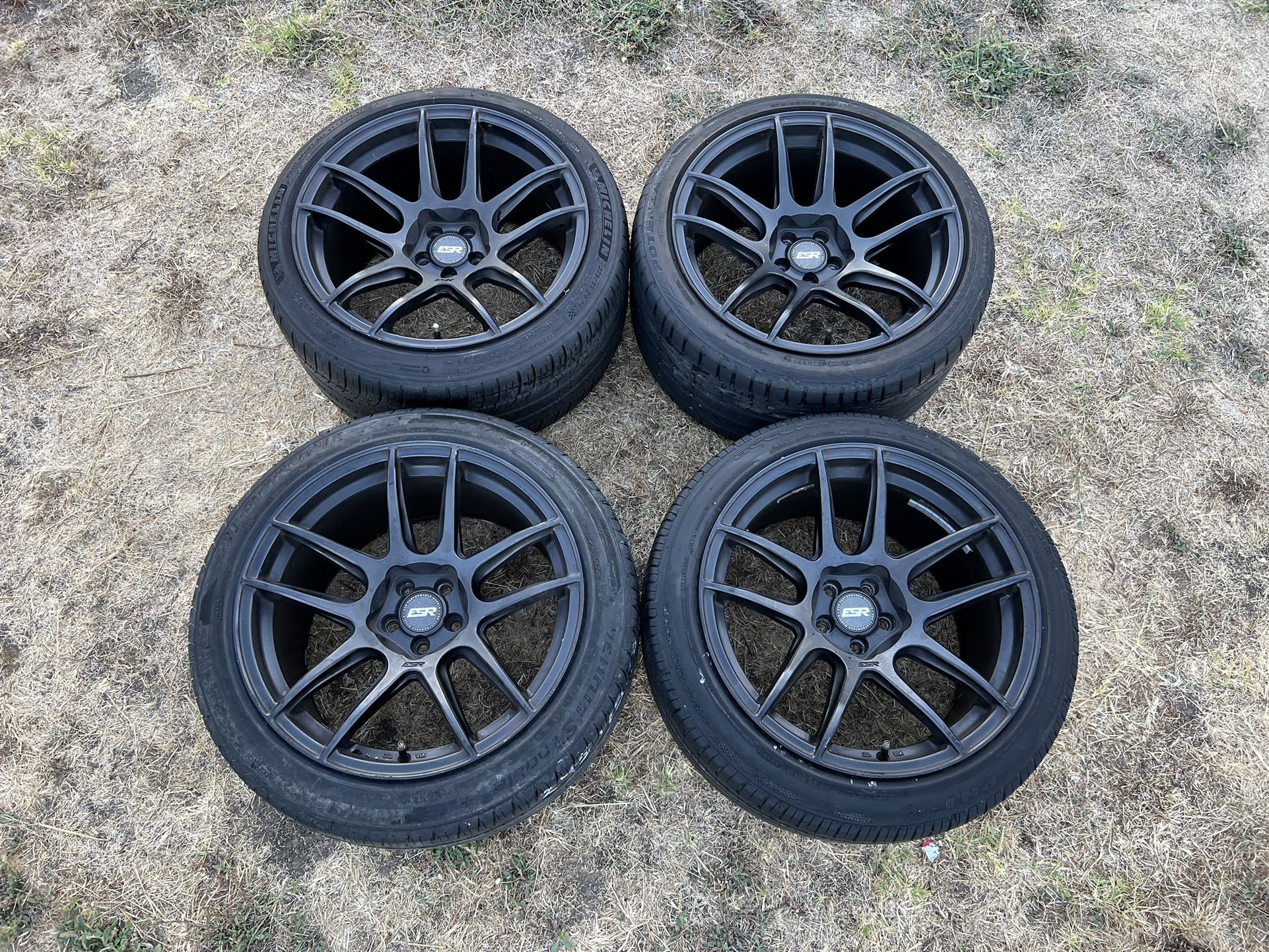 ESR CS8 18 inch Wheels 5x100