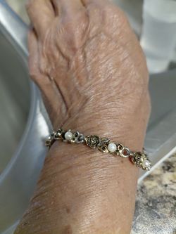 7inch rose and pearl bracelet