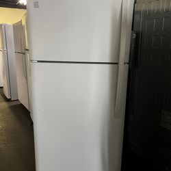 Kenmore 18 Cu Ft Top Freezer Refrigerator Apartment Size