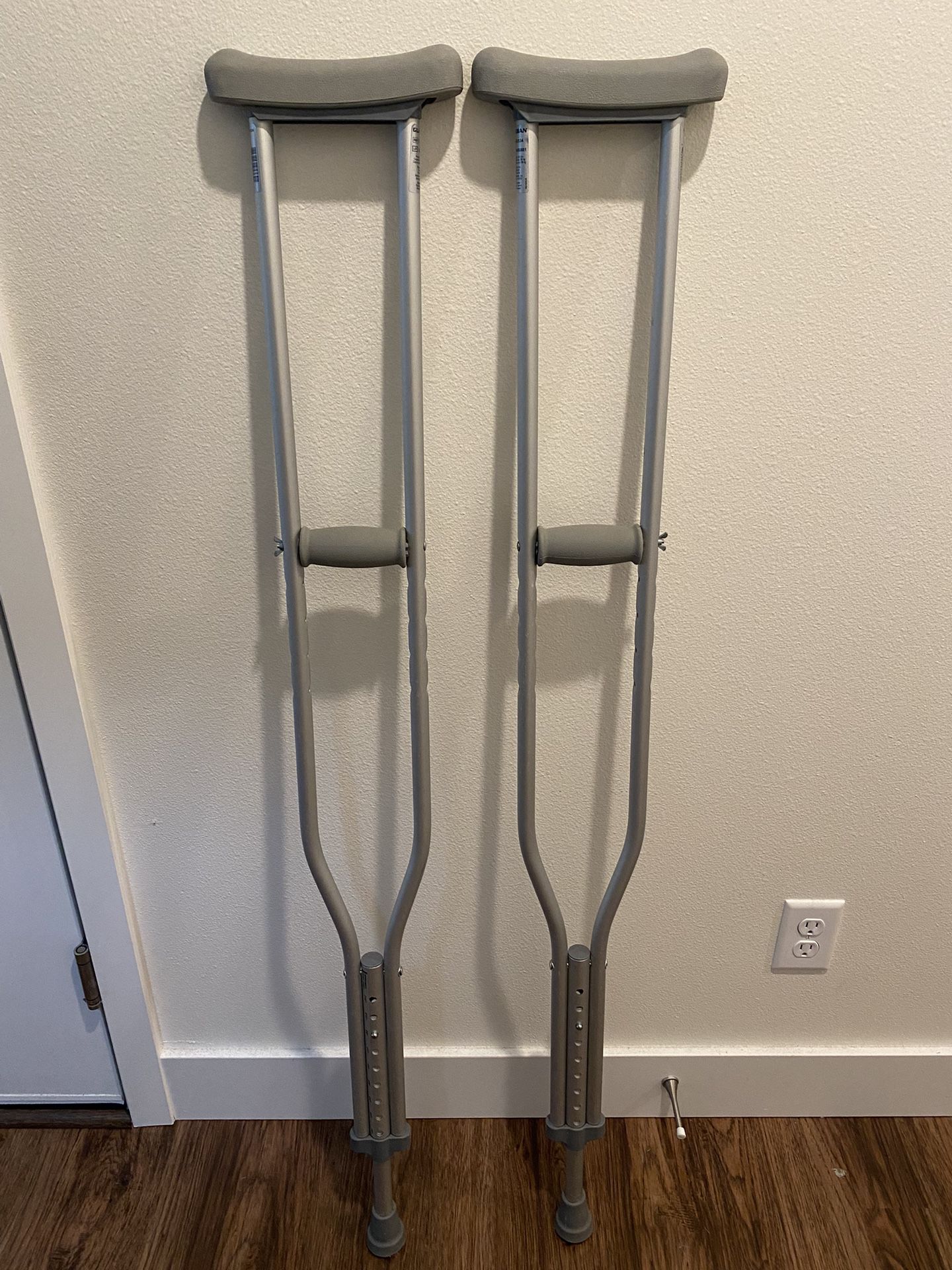 Aluminum Crutches 5’10” to 6’6”