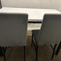 Dining Room Table 