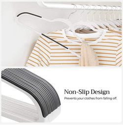 Non-Slip Hanger (White, Swivel Hook)