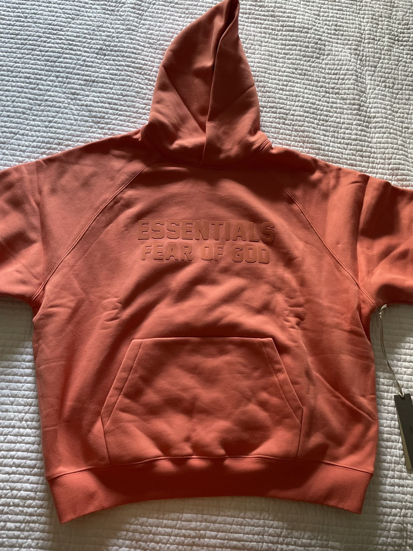 🪸 Essentials Fear of God Hoodie – Coral (S–XL) 🪸 Model is 5’10 wearing size M – perfect oversized fit. Stand out with the fresh, vibrant Coral Ess