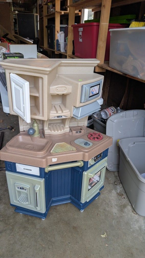 Kids Play Kitchen