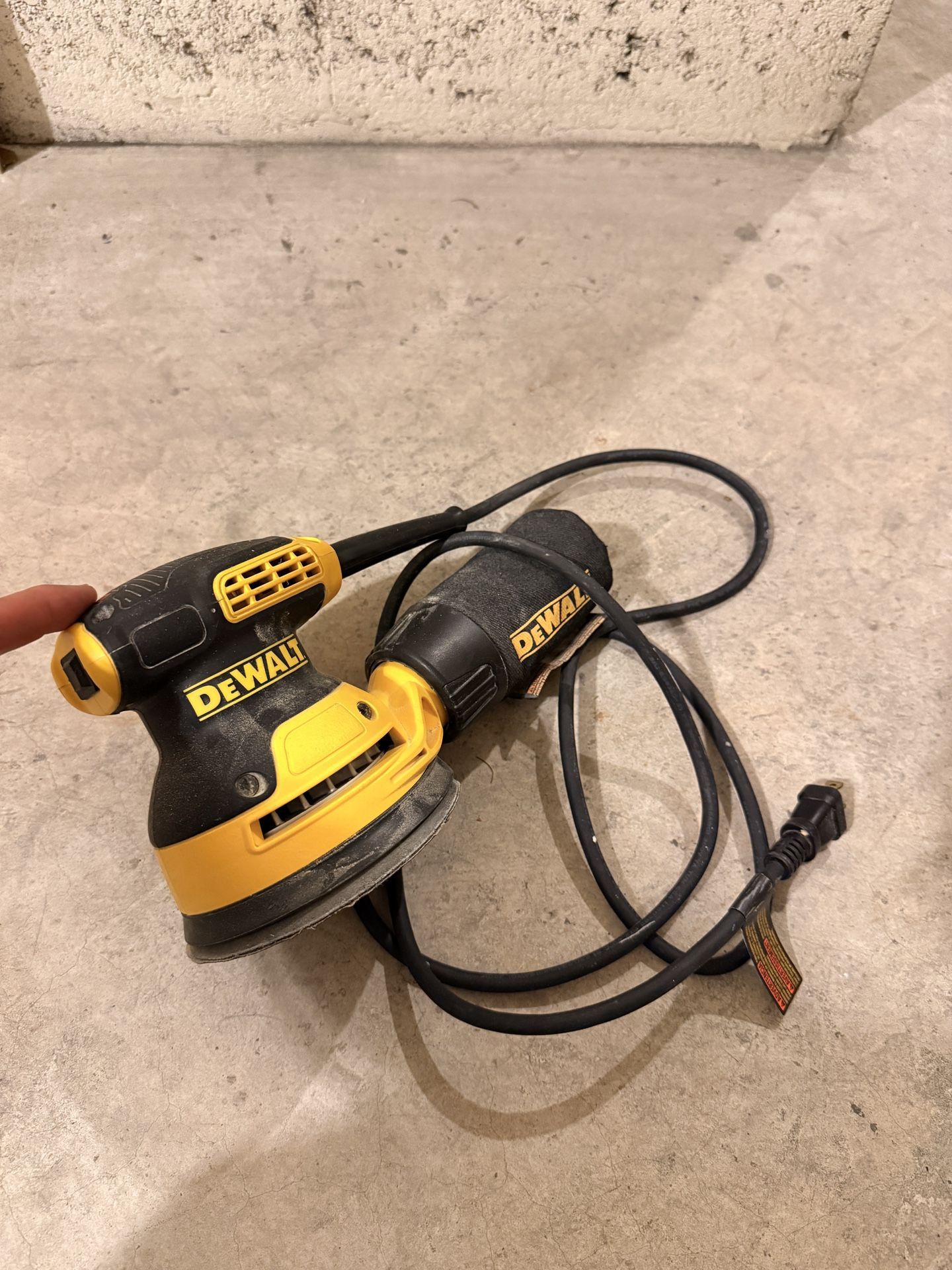 Dewalt Palm Sander (corded)