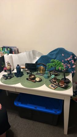 A nice assortment of Asian style home decor
