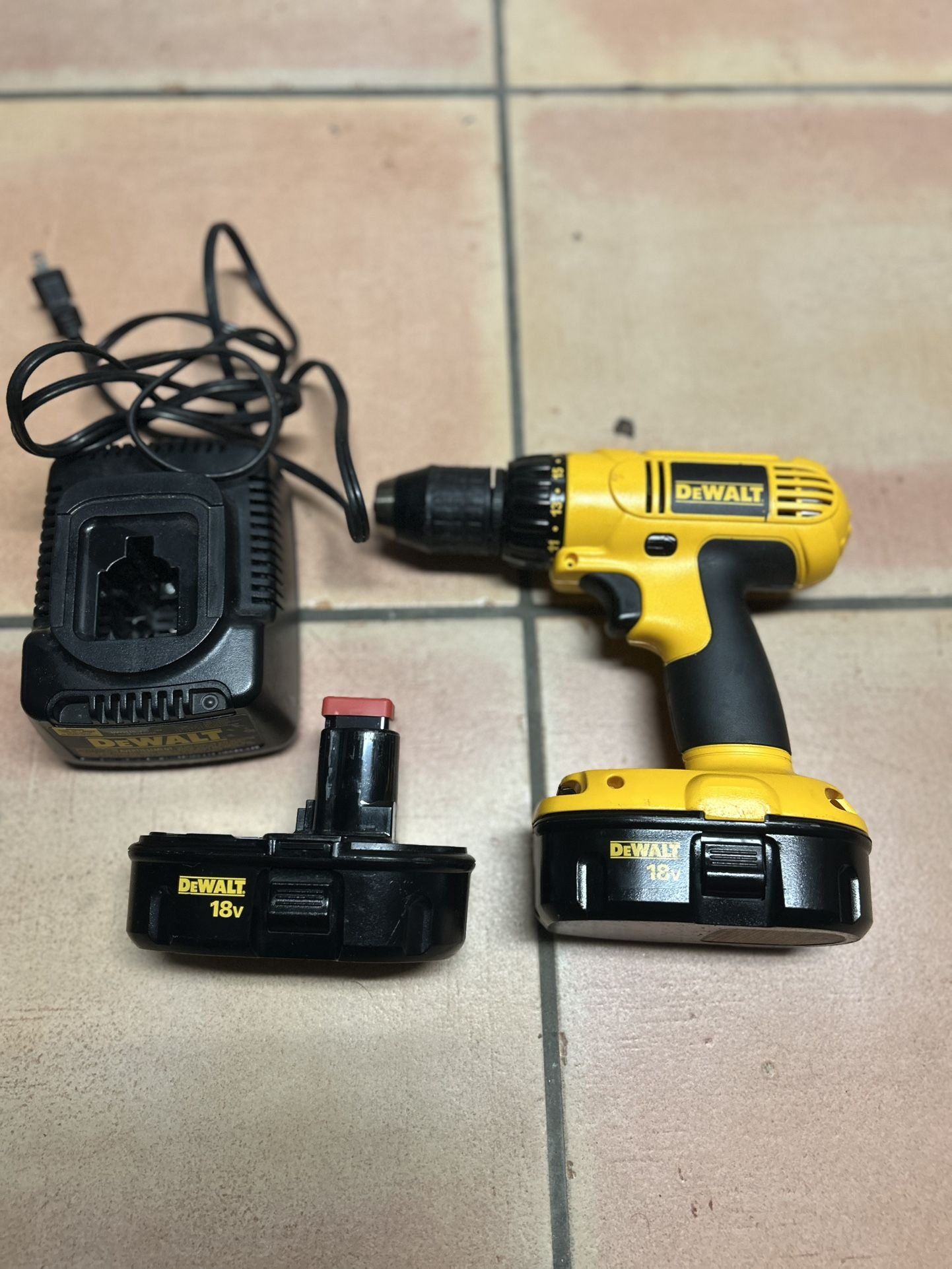 DeWalt 18V Drill with 2 batteries and case