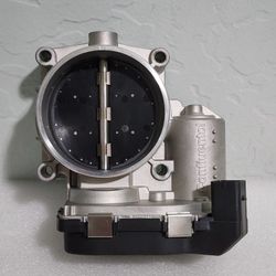 For BMW 128i 328i 328xi 528i 528xi Z4 X3 X5 528i xDrive 3.0L Throttle Body