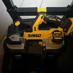 Dewalt Bandsaw 20V With Battery 