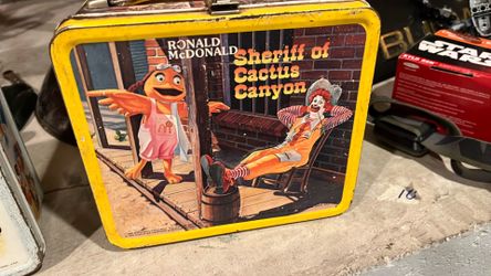 Vintage lunchboxes