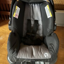 Baby Trend Infant Car Seat And Base 