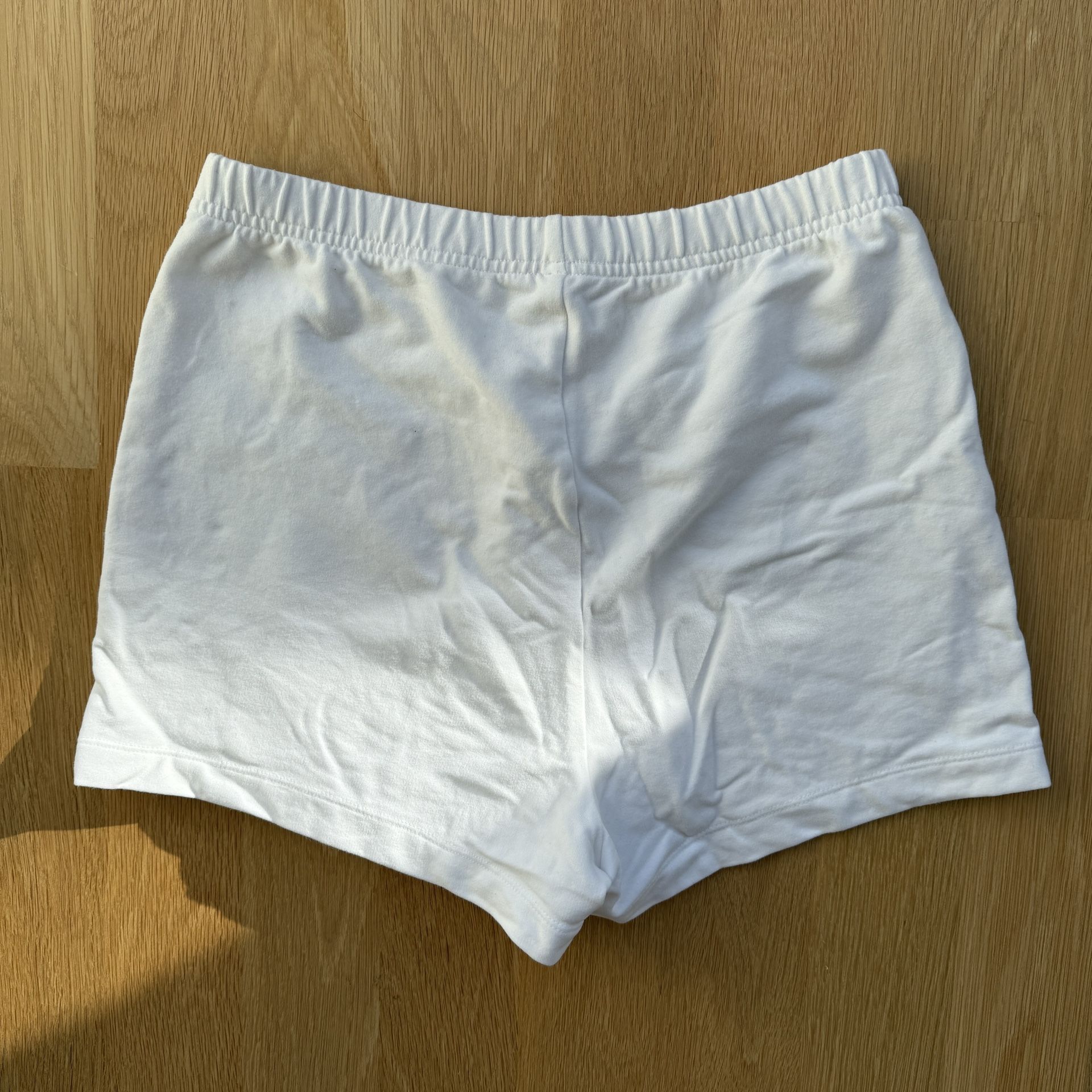 EUC $60 ARITZIA GROUP BABATON White Coastline Shorts Elastic Waistband S Loungewear