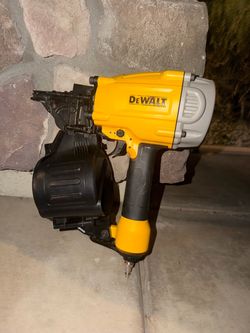 DEWALT Pneumatic 15° Coil Framing Nailer
