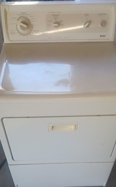 White/ Beige Kenmore GAS Dryer