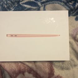 Apple Macbook Air 2018 in Gold with box