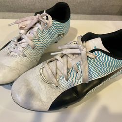 Puma Kids Soccer Clear Sneaker Sz 1C