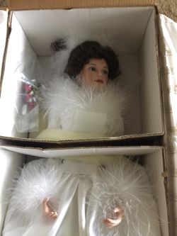 Lara Winter Romance doll