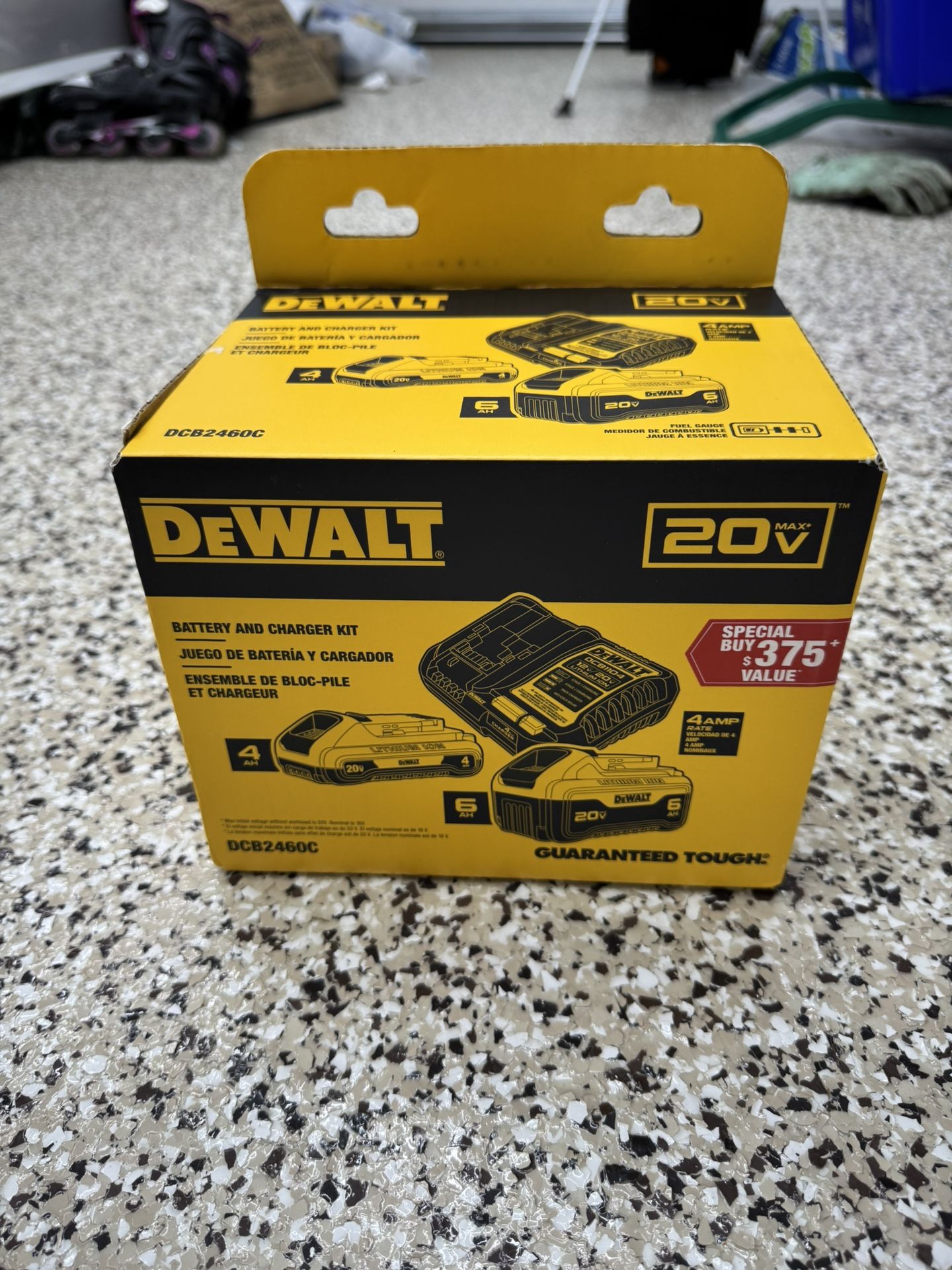 DCB2460c Dewalt 20v two battery and charger combo with 4ah + 6ah batteries