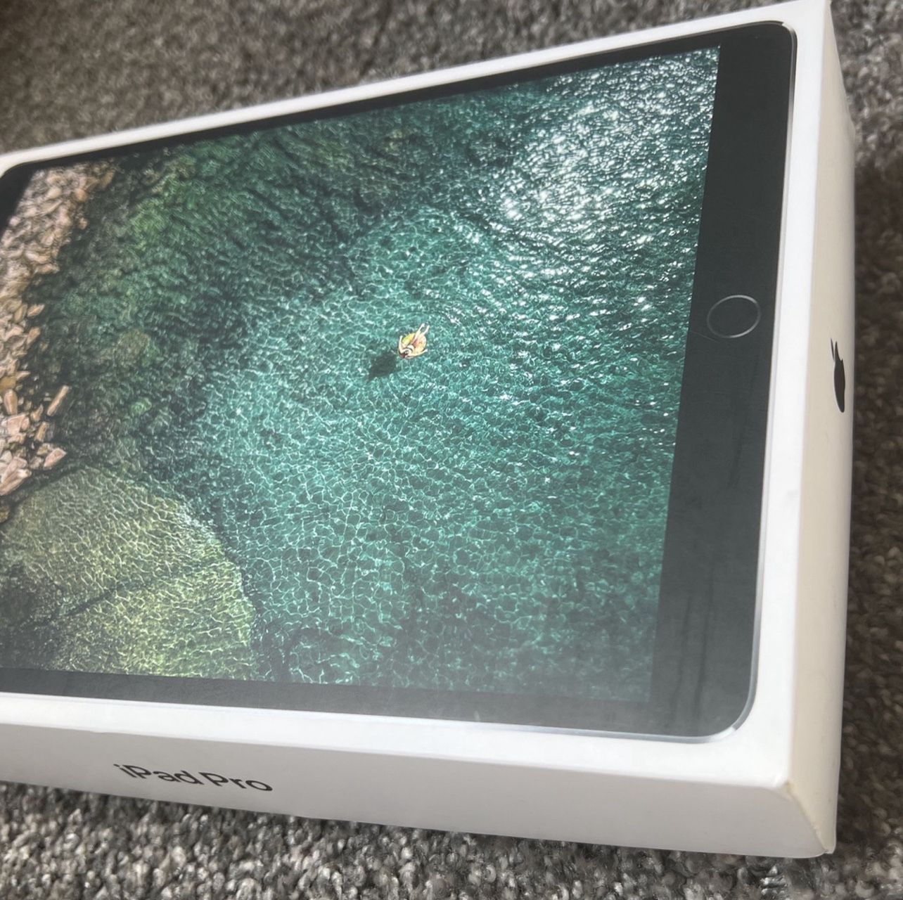 Apple iPad Pro 10.5” 64GB WiFi + Cellular Unlocked